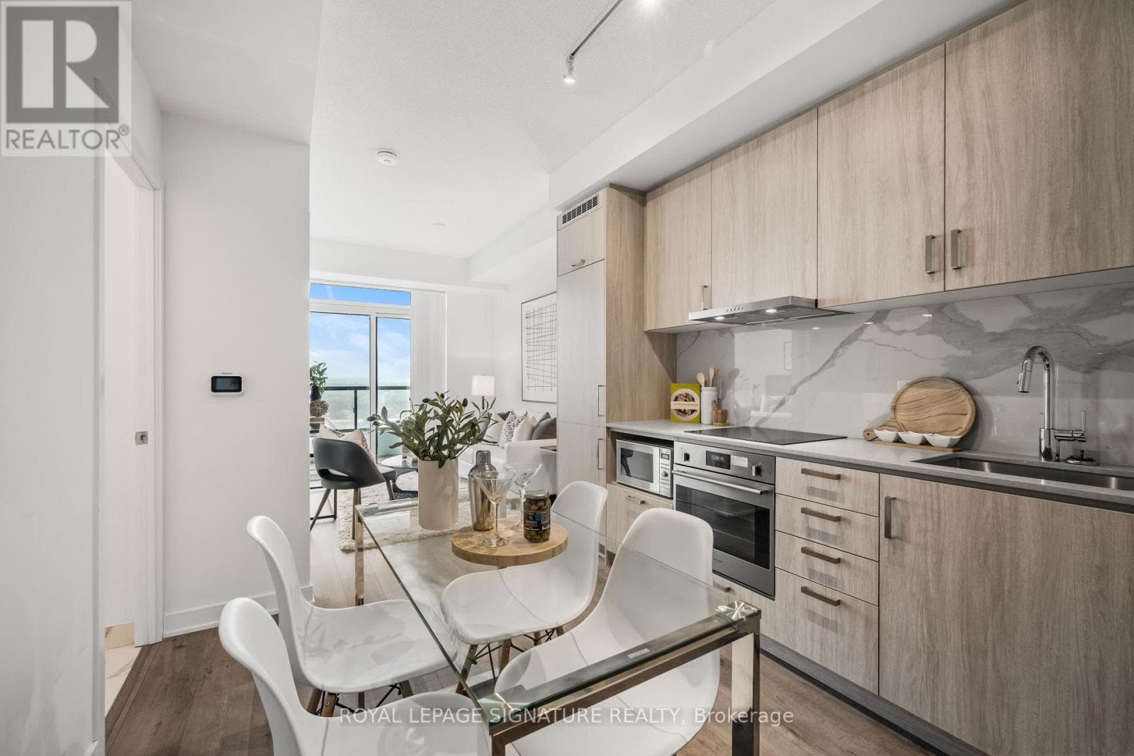 Apartment – 1101 - 60 HONEYCRISP CRESCENT, Vaughan – photo 1