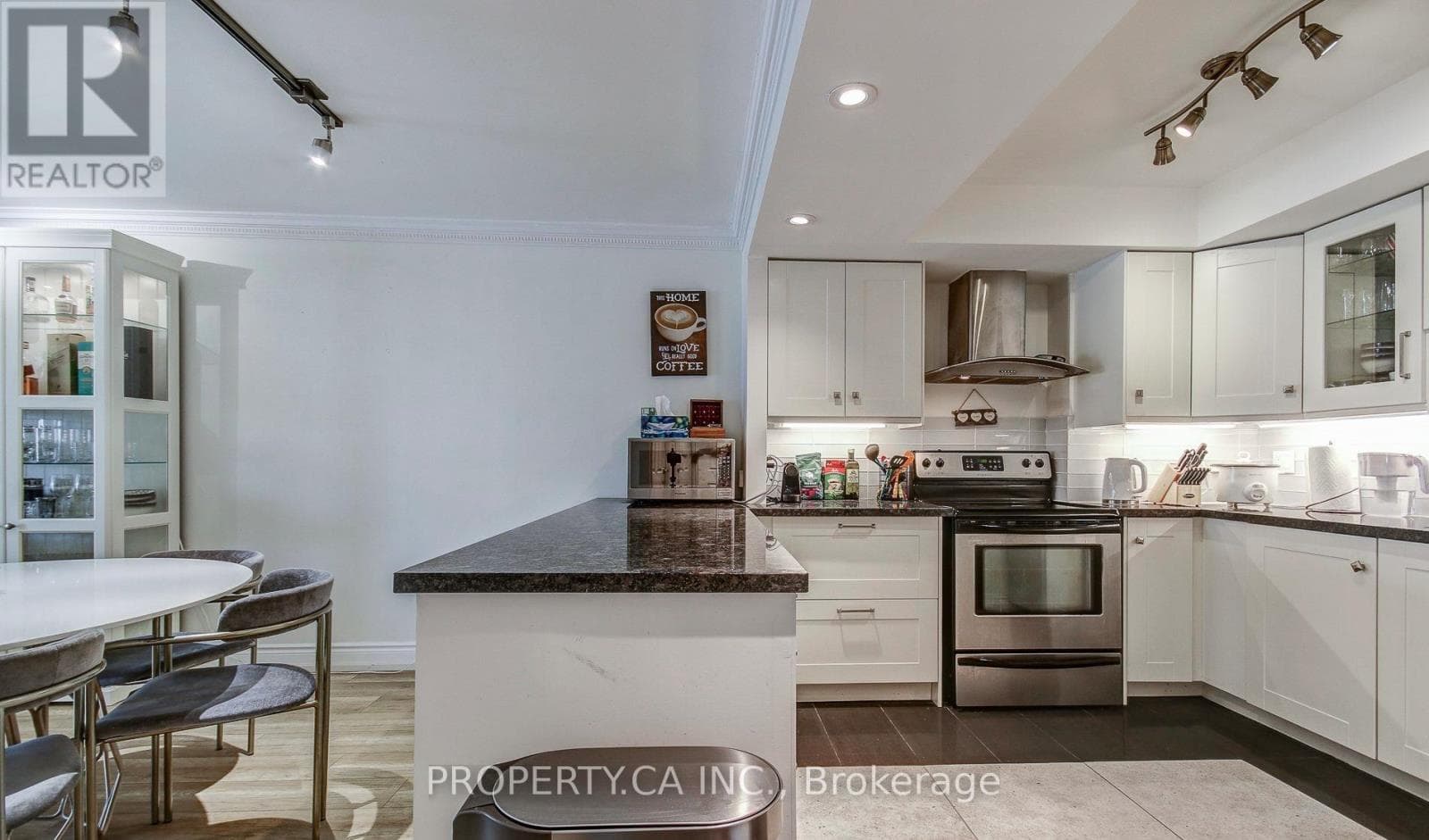 Apartment – 1115 - 25 THE ESPLANADE, Toronto – photo 1