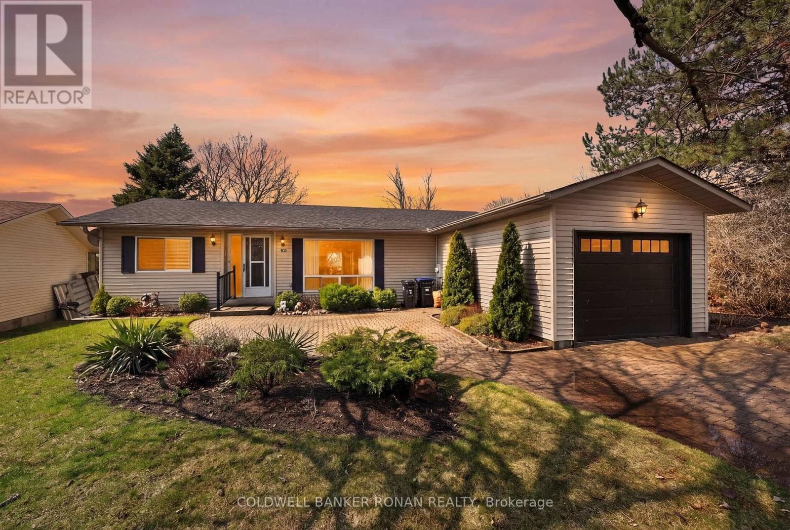 House – 105 TECUMSETH PINES DRIVE, New Tecumseth – photo 1