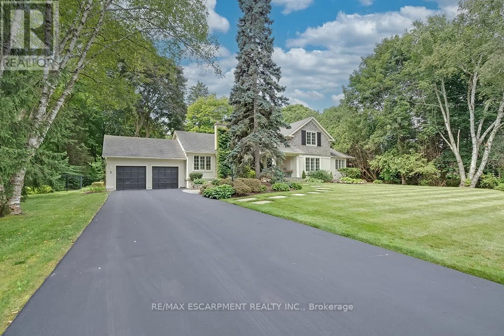 House – 7 COLONIAL CRESCENT, Oakville – photo 1