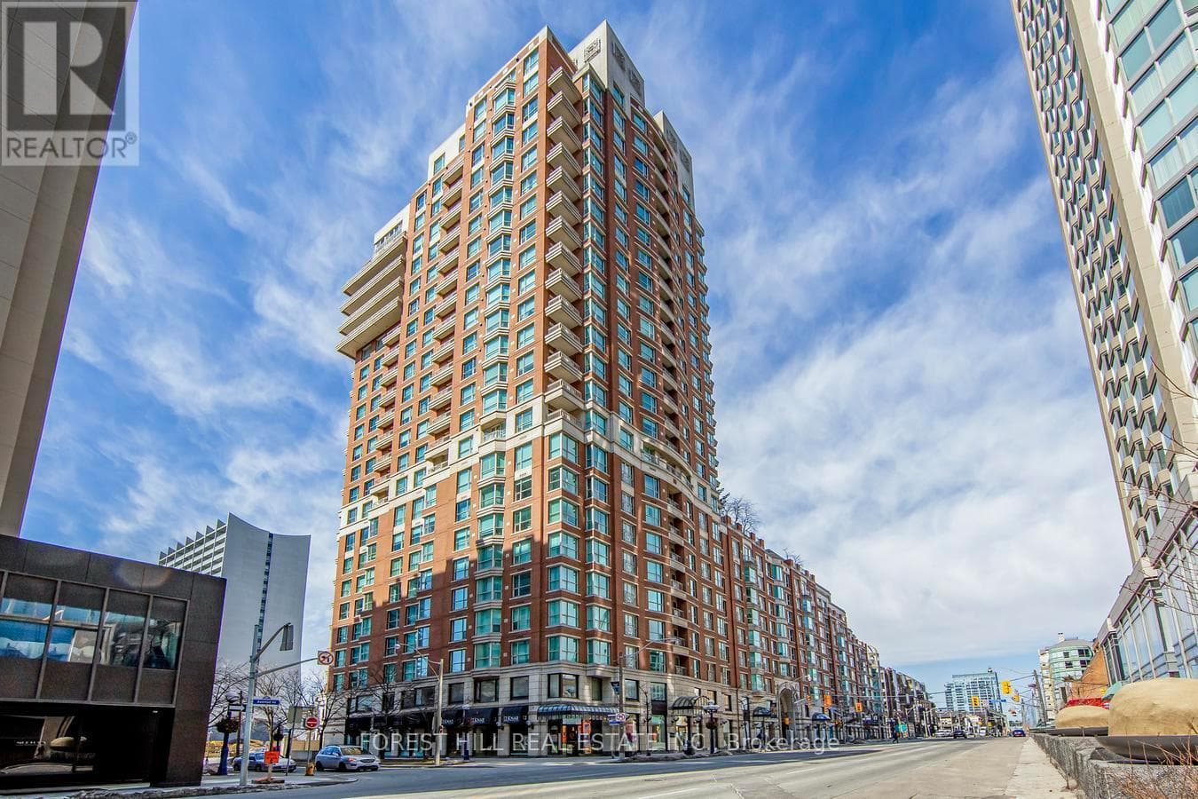 Apartment – 305 - 38 AVENUE ROAD, Toronto – photo 1