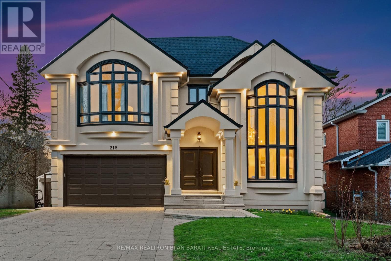 House – 218 HILLCREST AVENUE, Toronto – photo 1