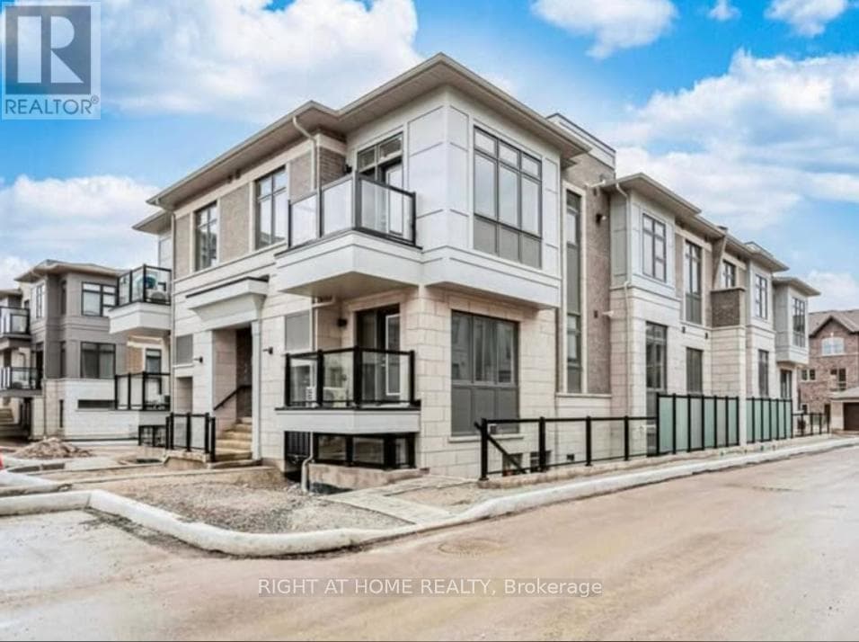 Row / Townhouse – 602 - 50 HALLIFORD PLACE, Brampton – photo 1