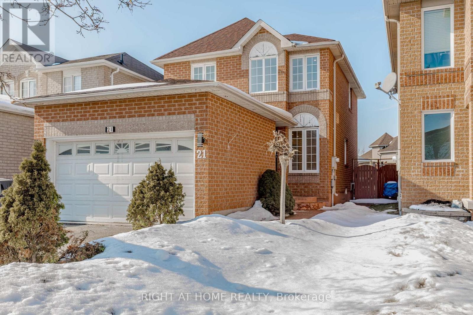 House – 21 CARABRAM COURT, Brampton – photo 1