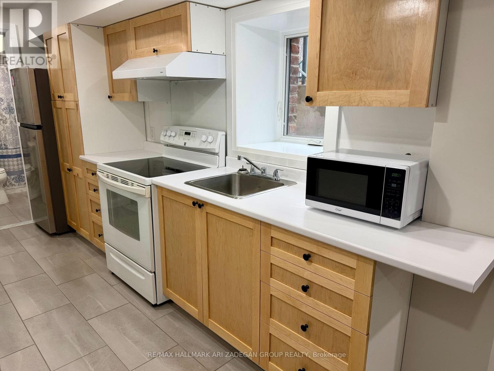 House – LOWER - 153 QUEENS DRIVE, Toronto – photo 1