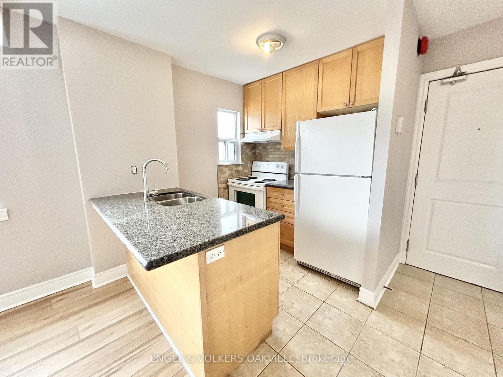 Other – 208 - 11 THIRTY THIRD STREET, Toronto – photo 1