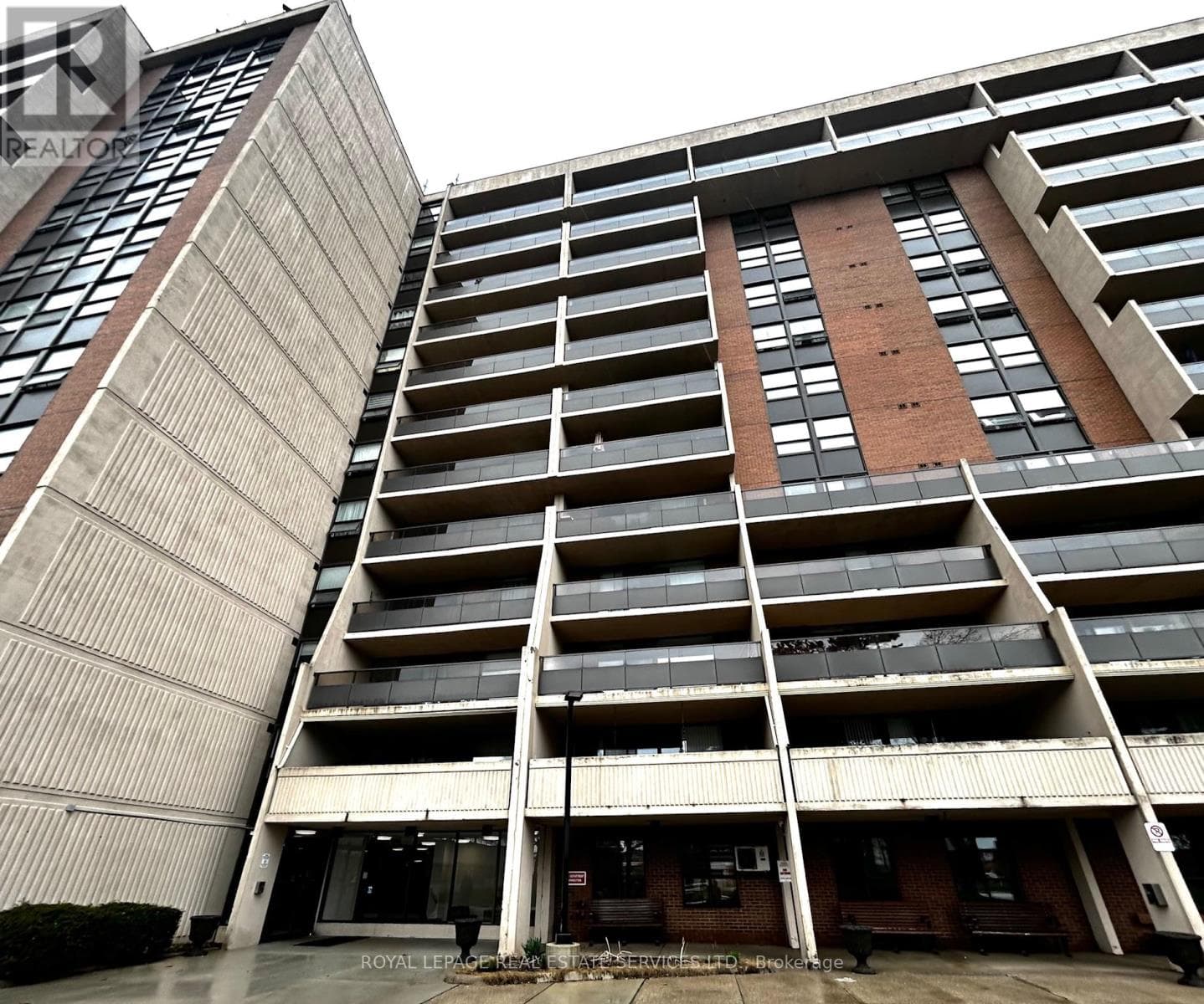 Apartment – 905 - 2929 AQUITAINE AVENUE, Mississauga – photo 1