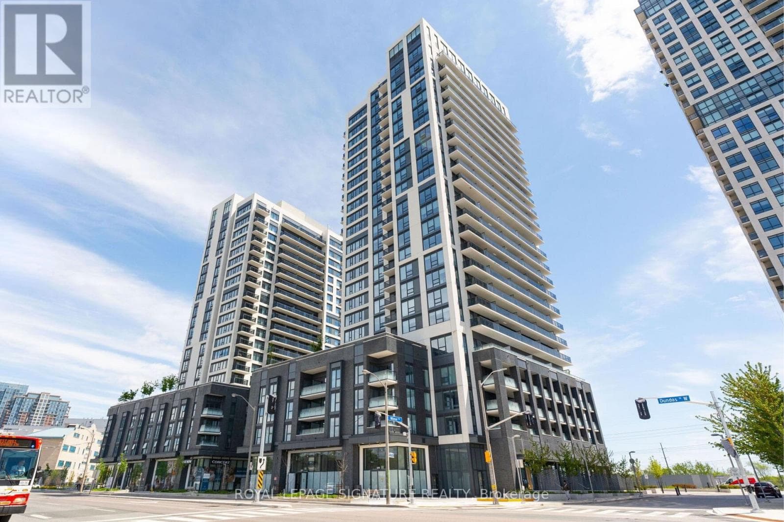 Apartment – 305 - 30 SAMUEL WOOD WAY, Toronto – photo 1