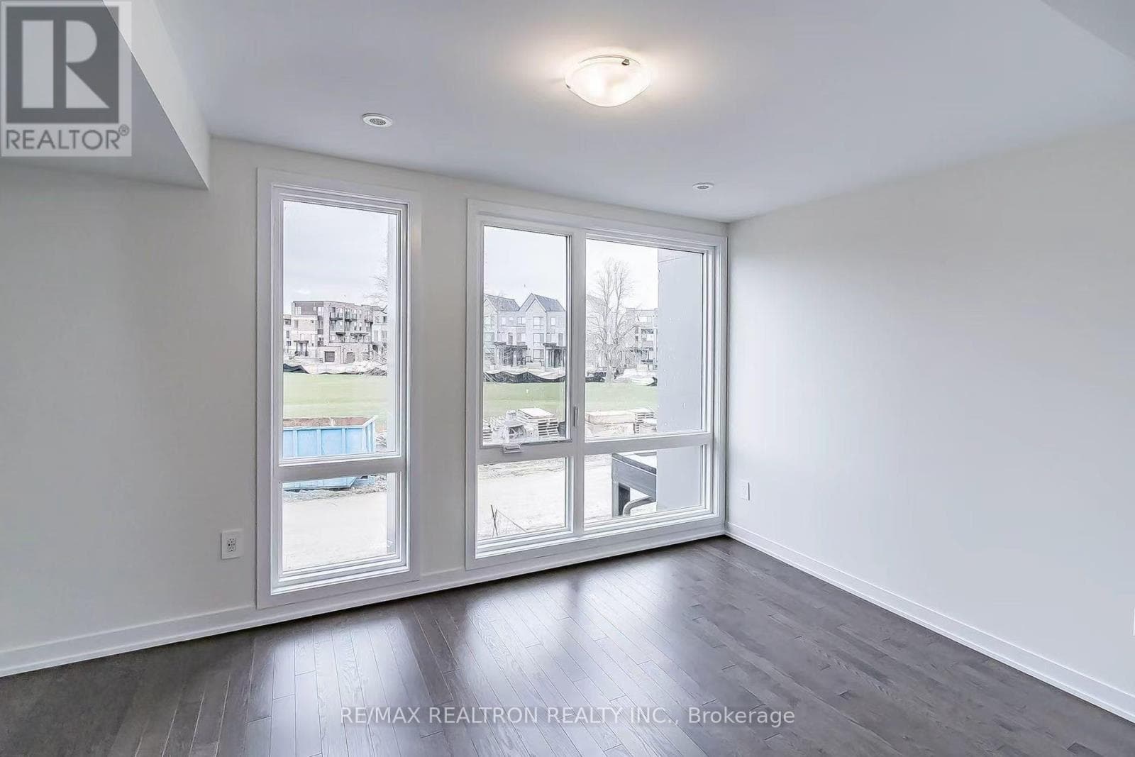 Row / Townhouse – 432 LAWRENCE HEIGHTS, Toronto – photo 1