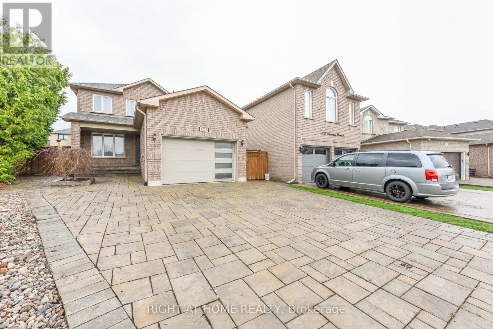 House – 105 PANORAMA CRESCENT, Vaughan – photo 1