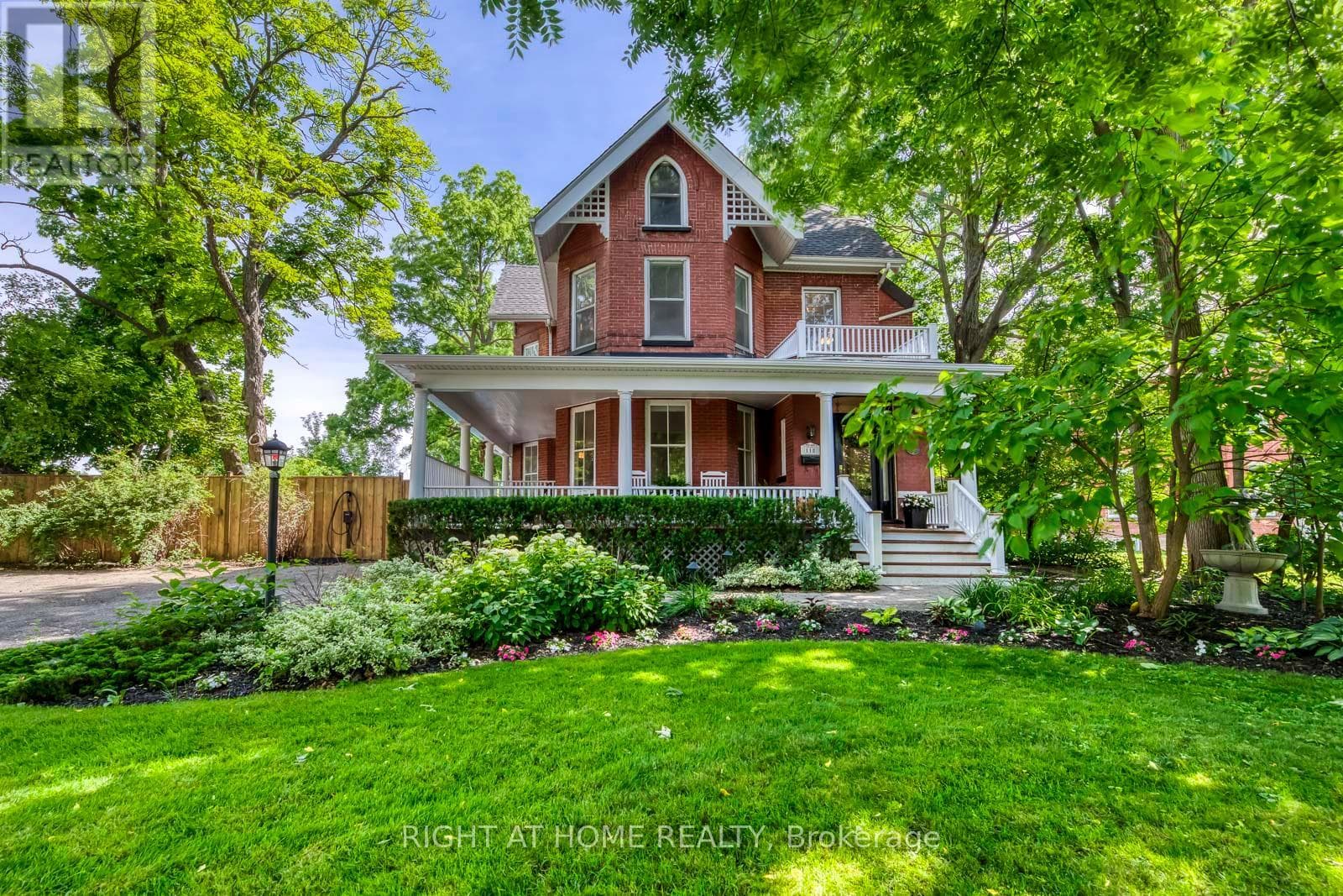 House – 118 MAIN STREET S, Brampton – photo 1