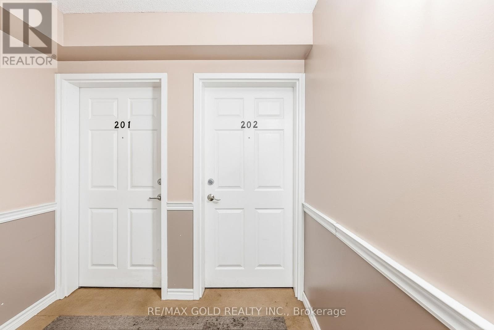 Apartment – 202 - 1340 MAIN STREET E, Milton – photo 1