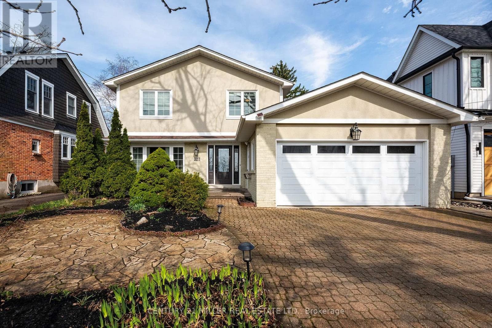 House – 327 MACDONALD ROAD, Oakville – photo 1