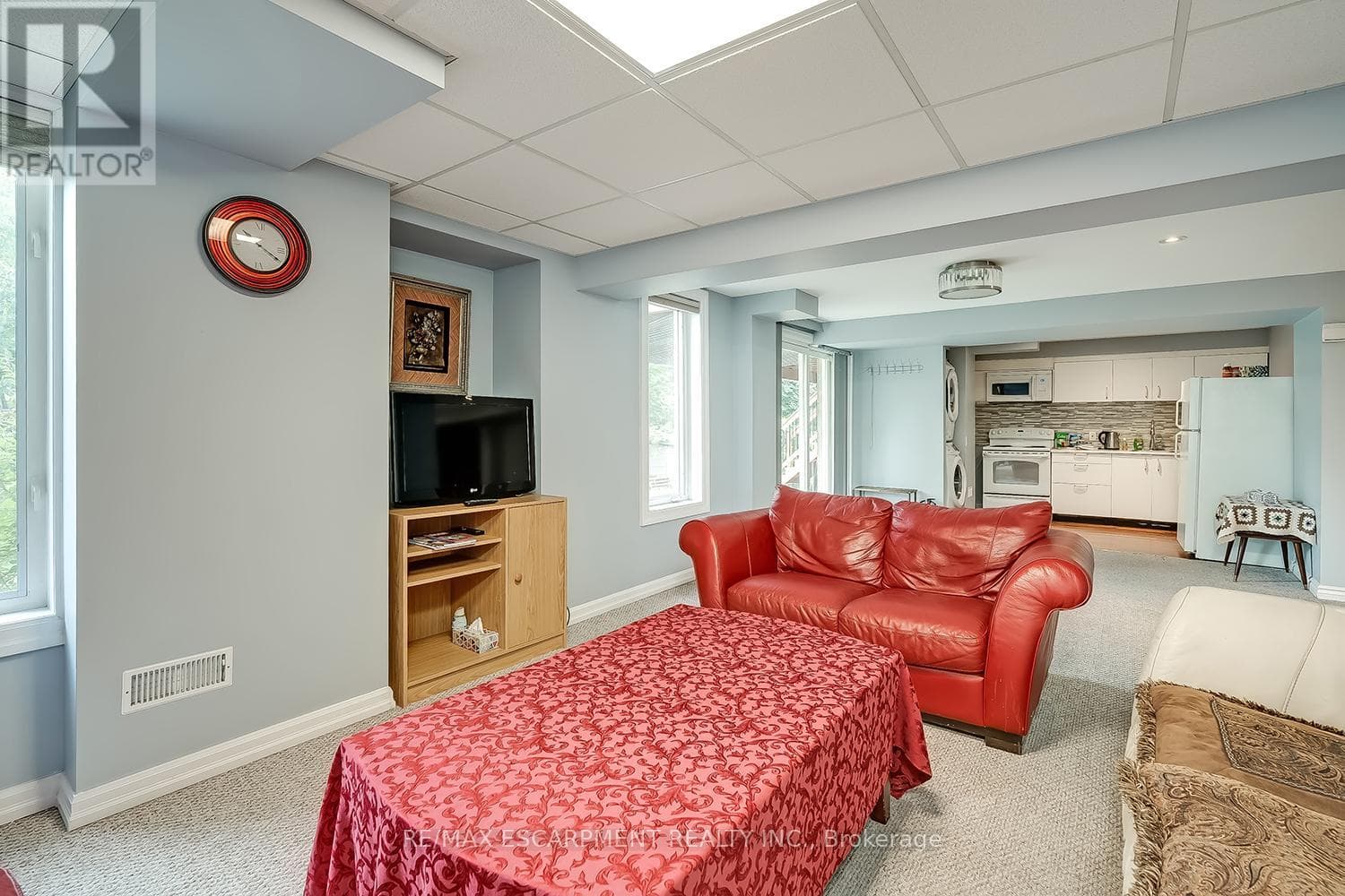 House – LOWER - 5410 DUCHESS COURT, Burlington – photo 1