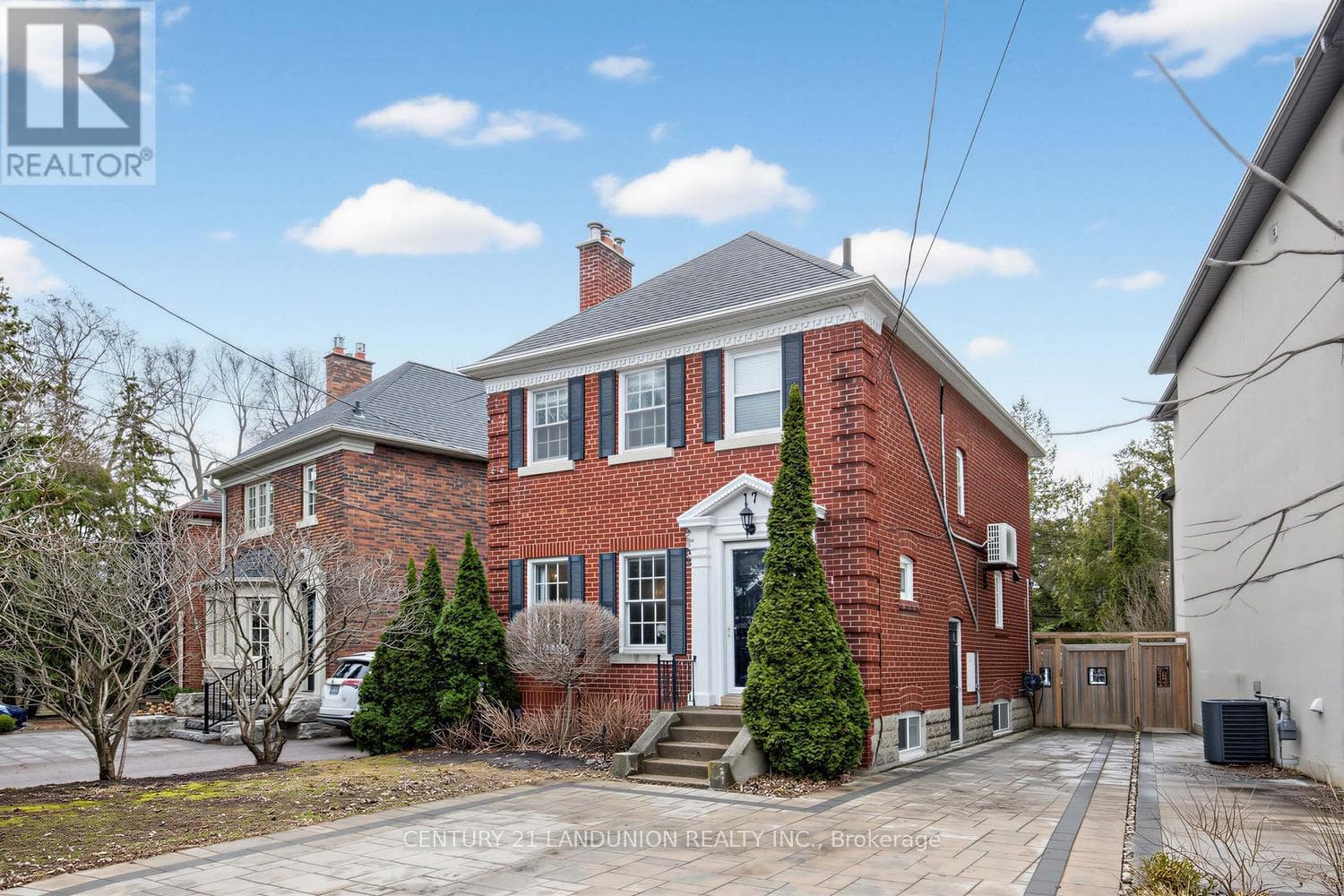 House – 17 OTTER CRESCENT, Toronto – photo 1