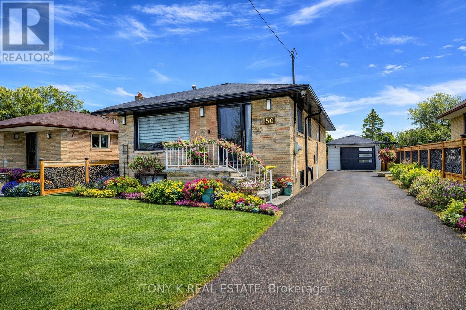 House – 50 RANSTONE GARDENS, Toronto – photo 1