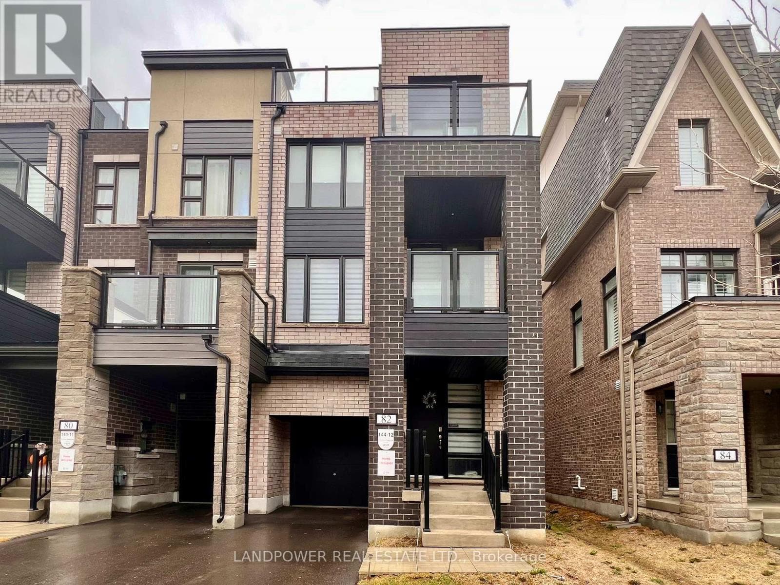 Row / Townhouse – 82 WILLIAM SHEARN CRESCENT, Markham – photo 1