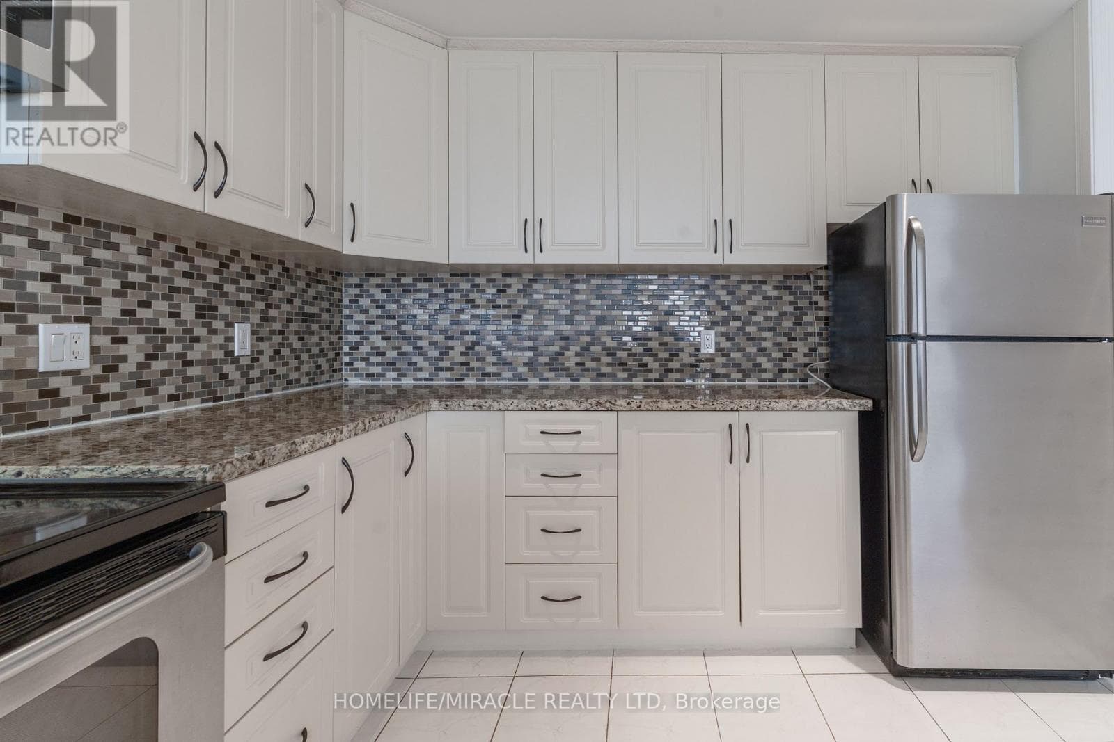 Apartment – 2203 - 234 ALBION ROAD, Toronto – photo 1