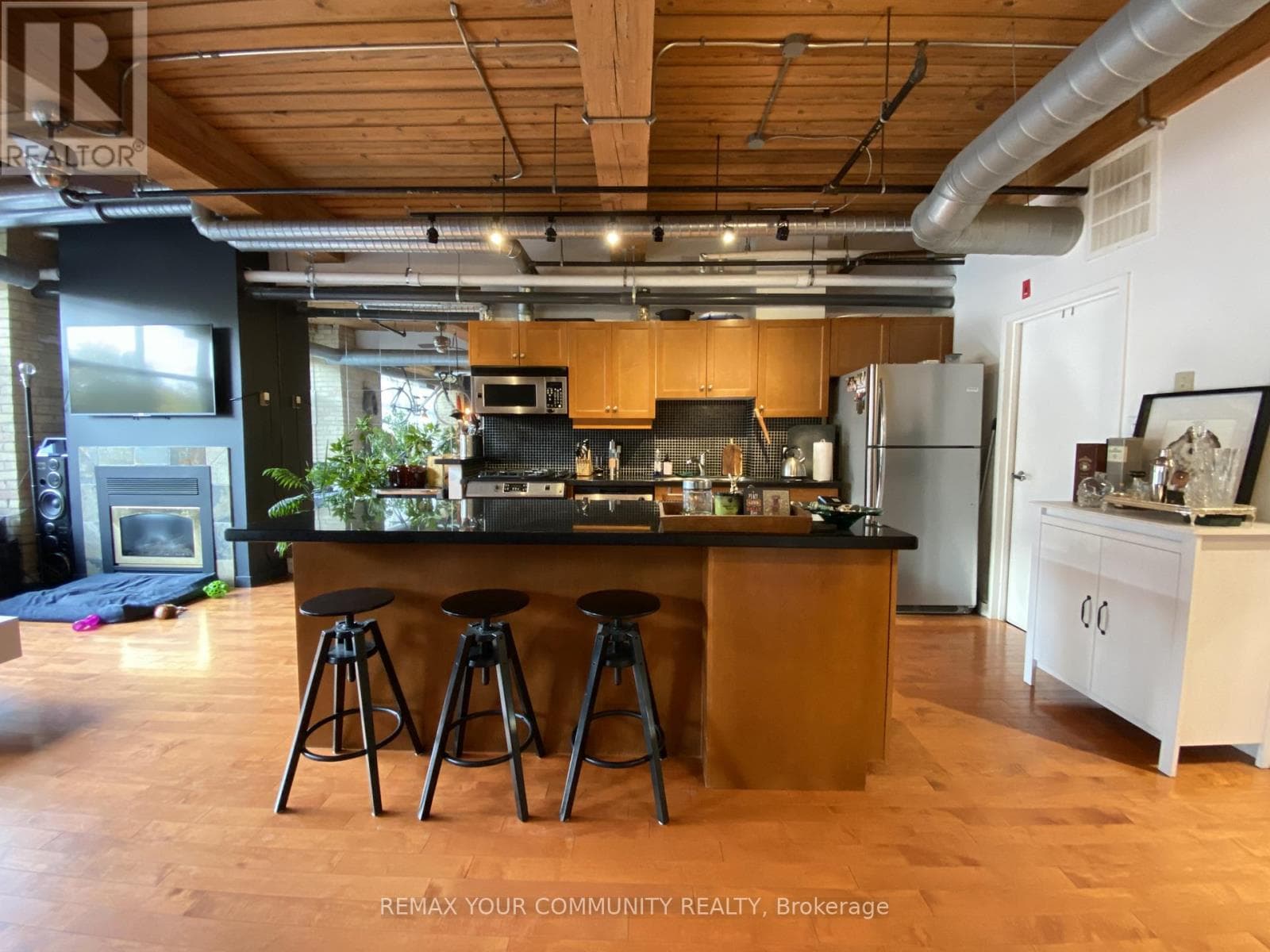 Apartment – 204 - 436 WELLINGTON STREET W, Toronto – photo 1