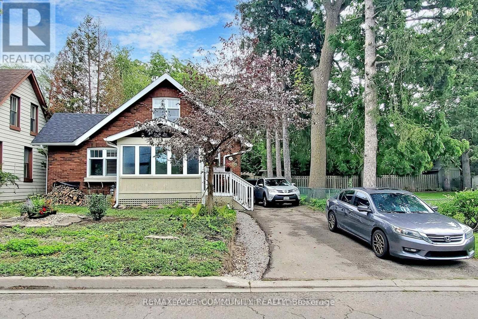 House – 107 TEMPERANCE STREET, Aurora – photo 1