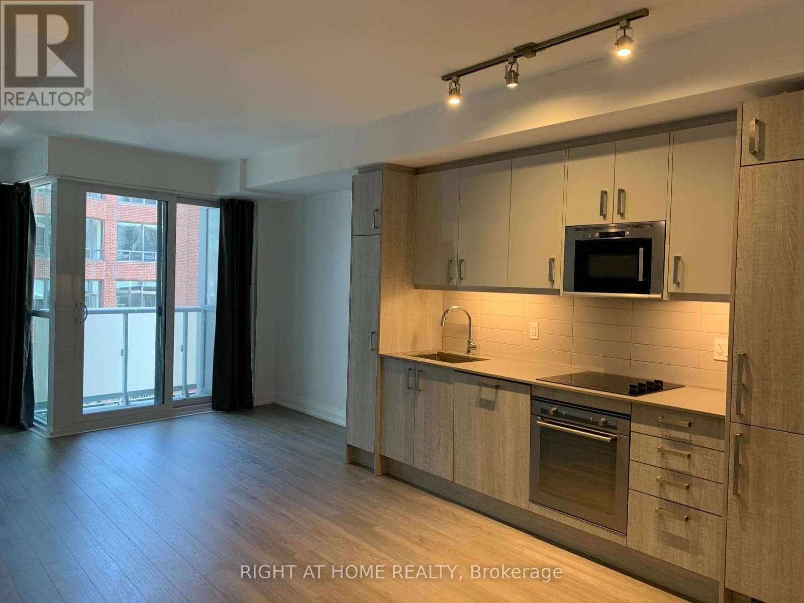 Apartment – 1010 - 77 MUTUAL STREET, Toronto – photo 1