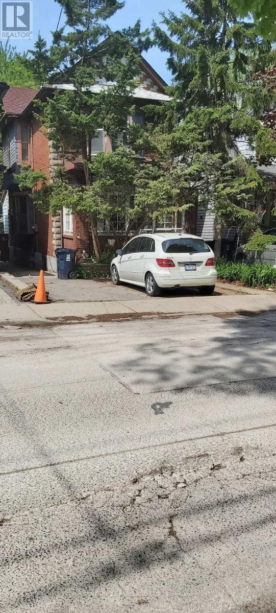 House – 74 KENILWORTH AVENUE, Toronto – photo 1