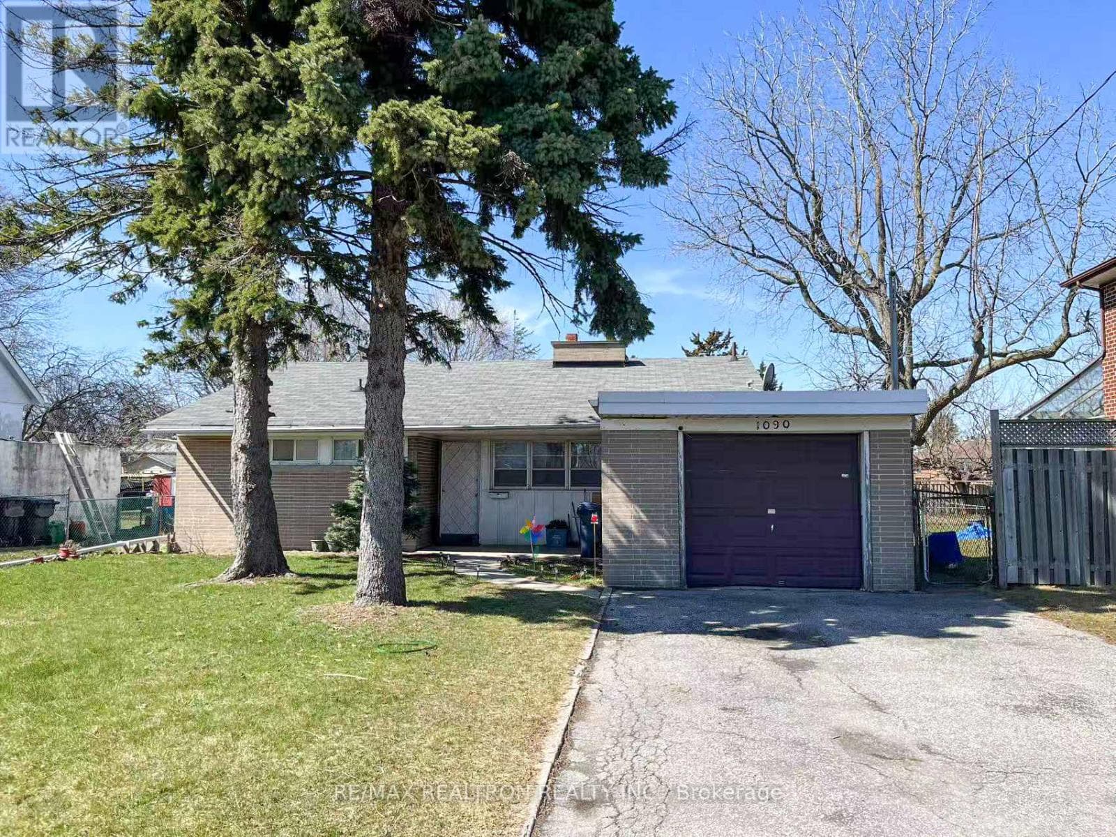 House – 1090 WARDEN AVENUE, Toronto – photo 1