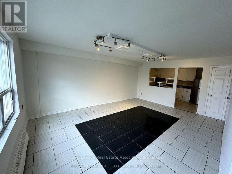 Residential Commercial Mix – 1 - 3071 HURONTARIO STREET, Mississauga – photo 1