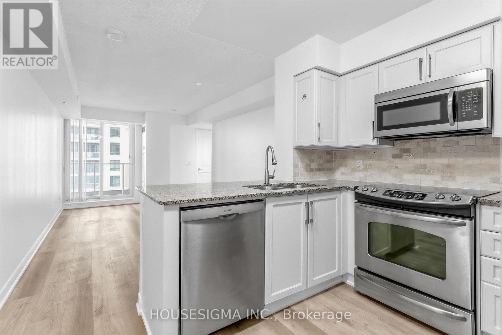 Apartment – 1106 - 215 SHERWAY GARDENS ROAD, Toronto – photo 1