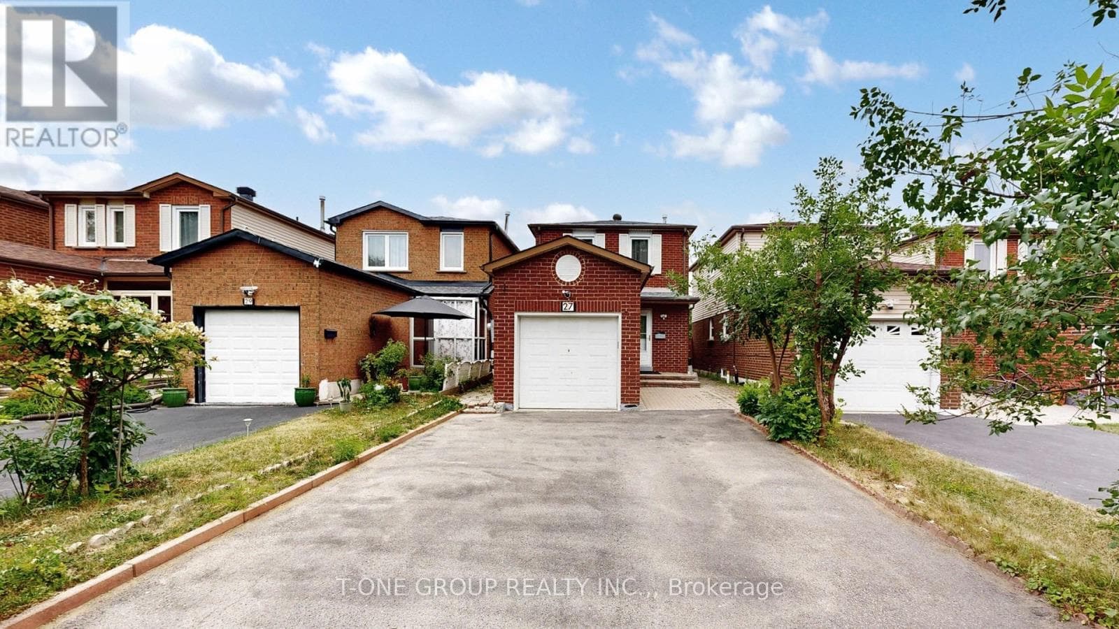 House – 27 BRIMSTONE (MAIN FLOOR) CRESCENT, Toronto – photo 1