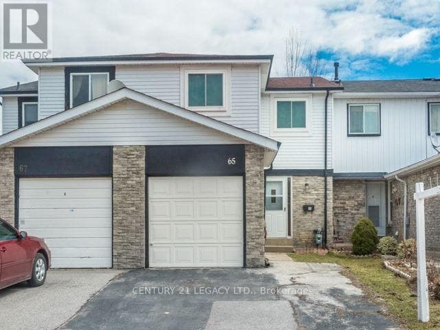 Row / Townhouse – 65 BRADSTONE SQUARE, Toronto – photo 1