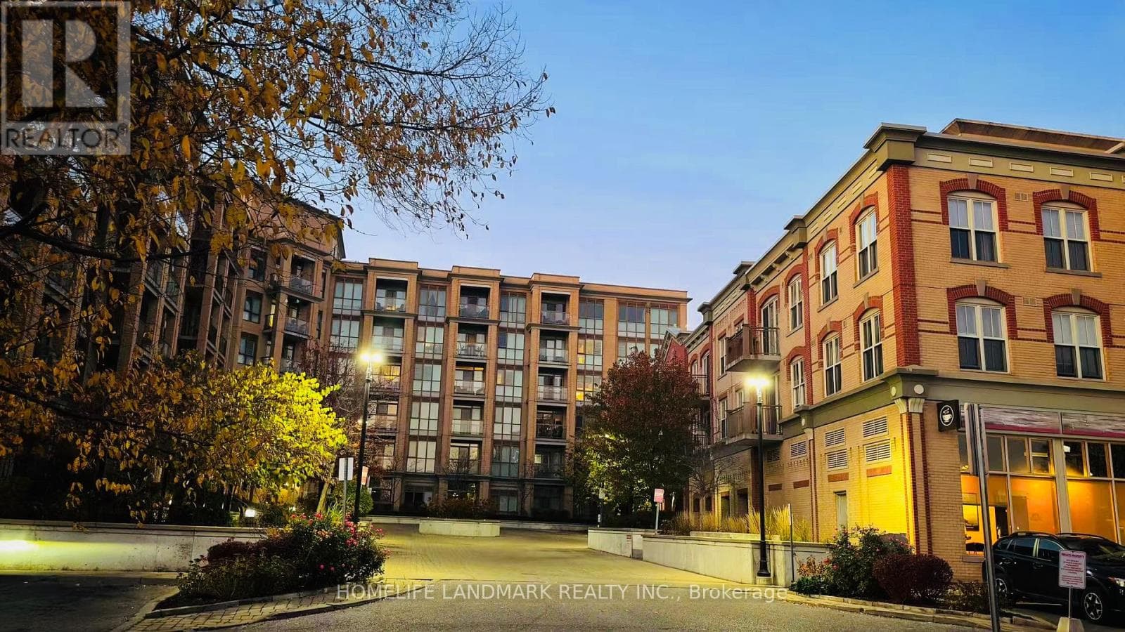 Apartment – 501 - 68 MAIN STREET N, Markham – photo 1