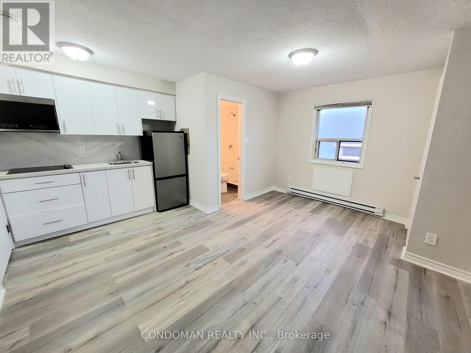 Apartment – 305 - 1371 KING STREET W, Toronto – photo 1