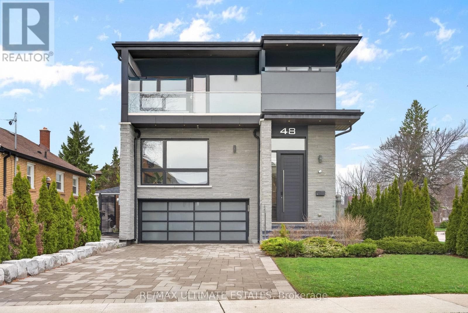 House – 48 CORNELIUS PARKWAY, Toronto – photo 1