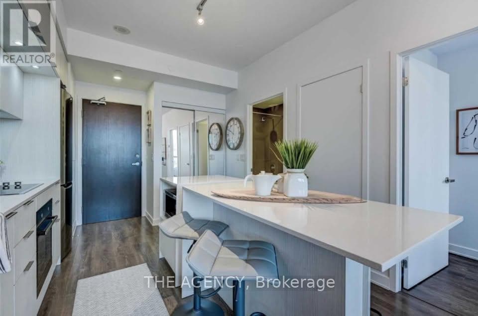 Apartment – 1810 - 55 REGENT PARK BOULEVARD, Toronto – photo 1