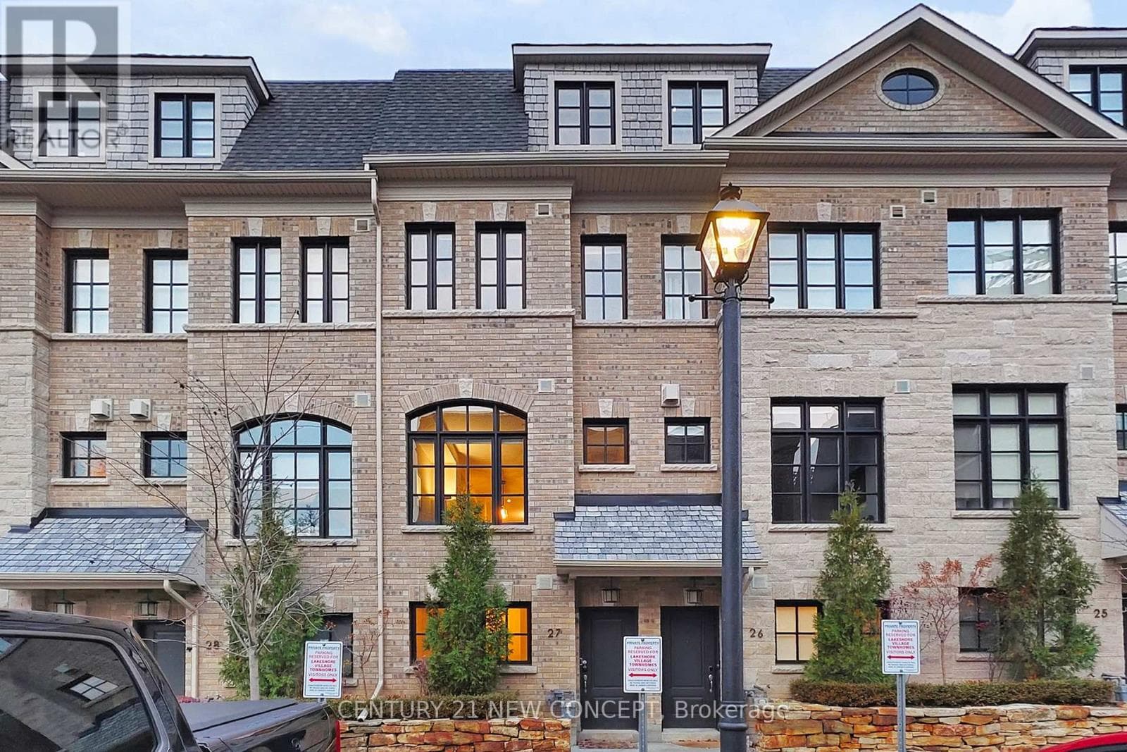 Row / Townhouse – 27 - 80 DAISY AVENUE, Toronto