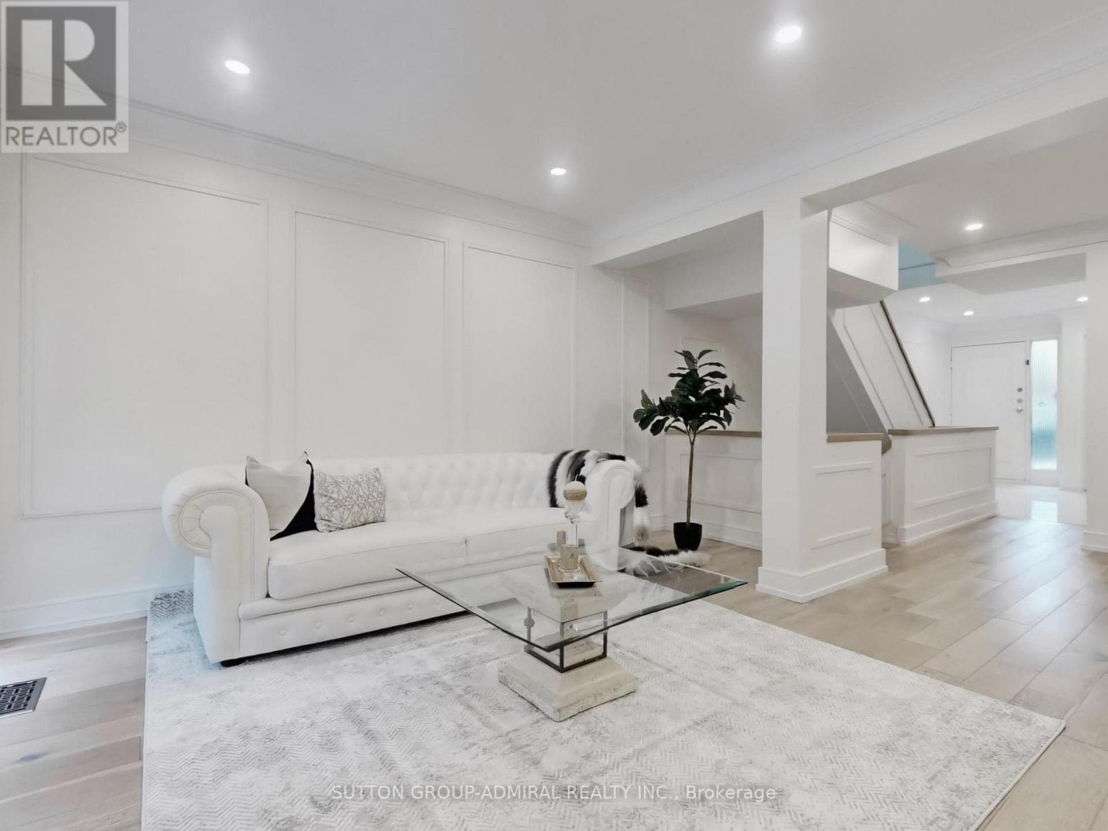 Row / Townhouse – 2 - 296 TORRESDALE AVENUE, Toronto