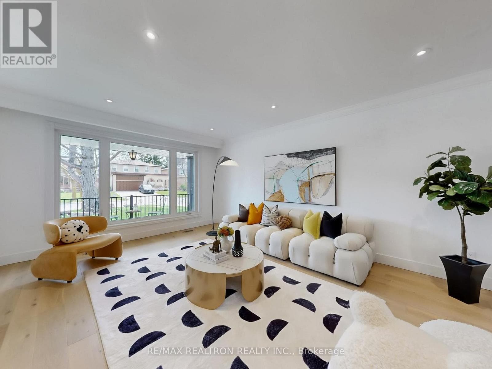 House – 50 ROCKLAND DRIVE, Toronto