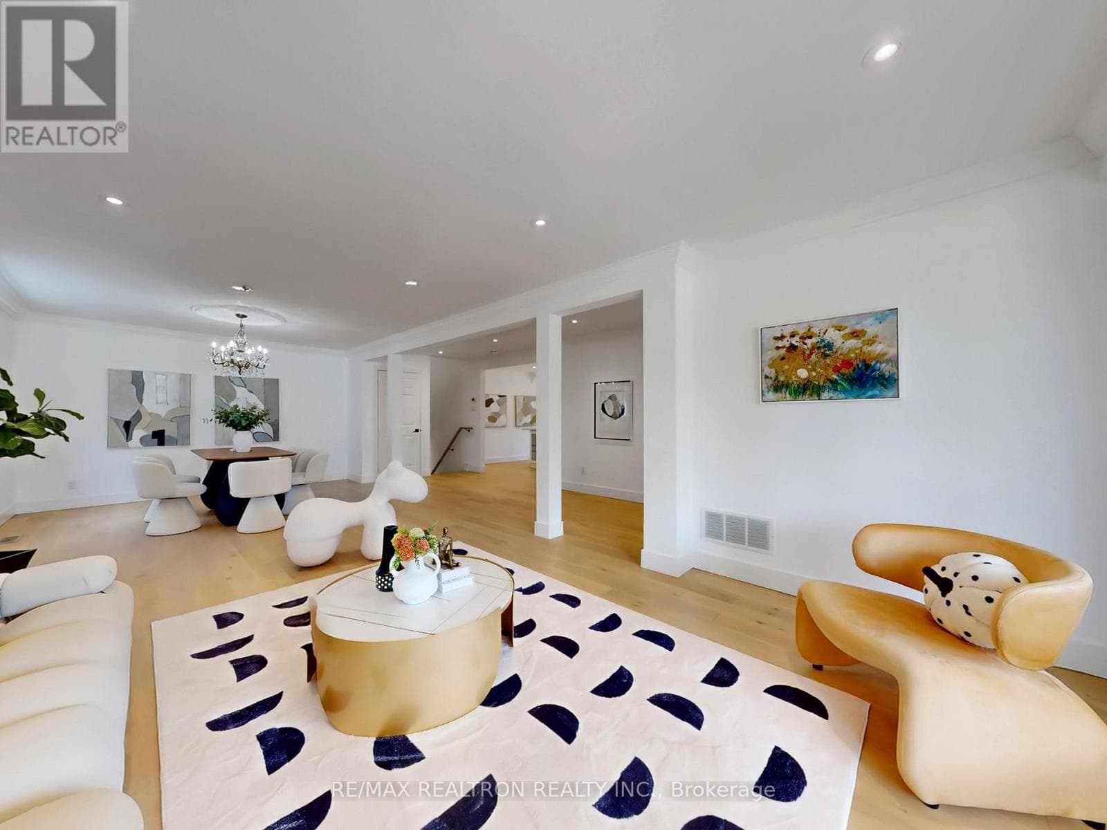 House – 50 ROCKLAND DRIVE, Toronto – photo 4