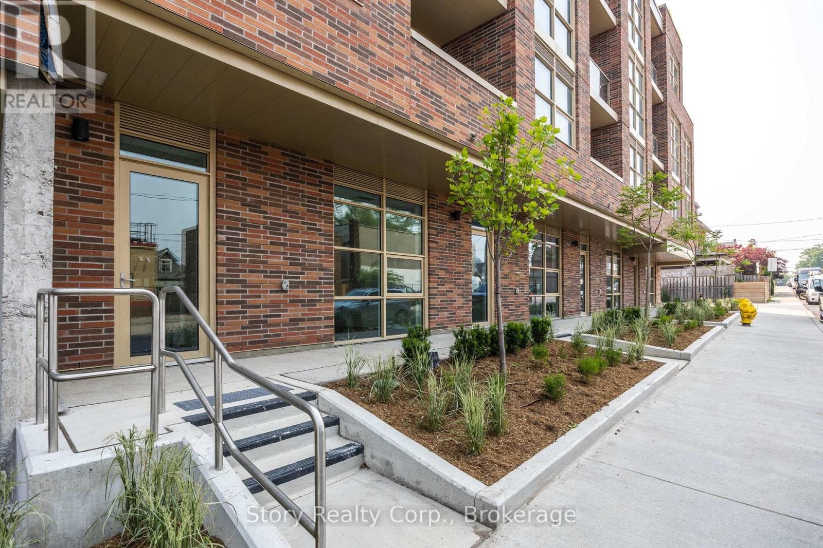 Row / Townhouse – 108 - 119 FORD STREET, Toronto