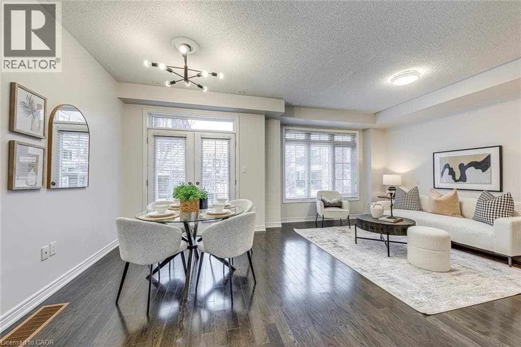 Row / Townhouse – 2435 GREENWICH Drive Unit# 74, Oakville