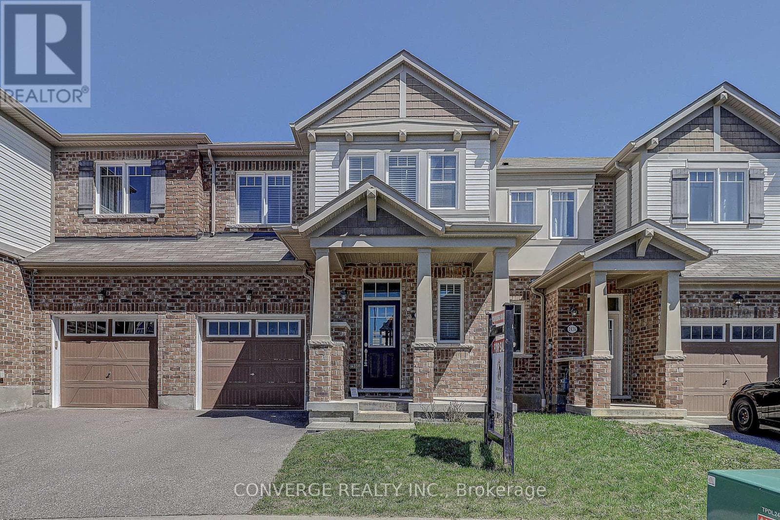 Row / Townhouse – 2434 MOONLIGHT CRESCENT, Pickering
