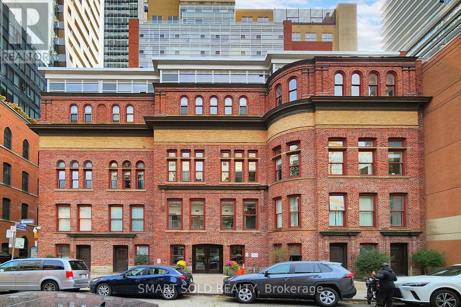 Apartment – 1612 - 11 ST JOSEPH STREET, Toronto – photo 1