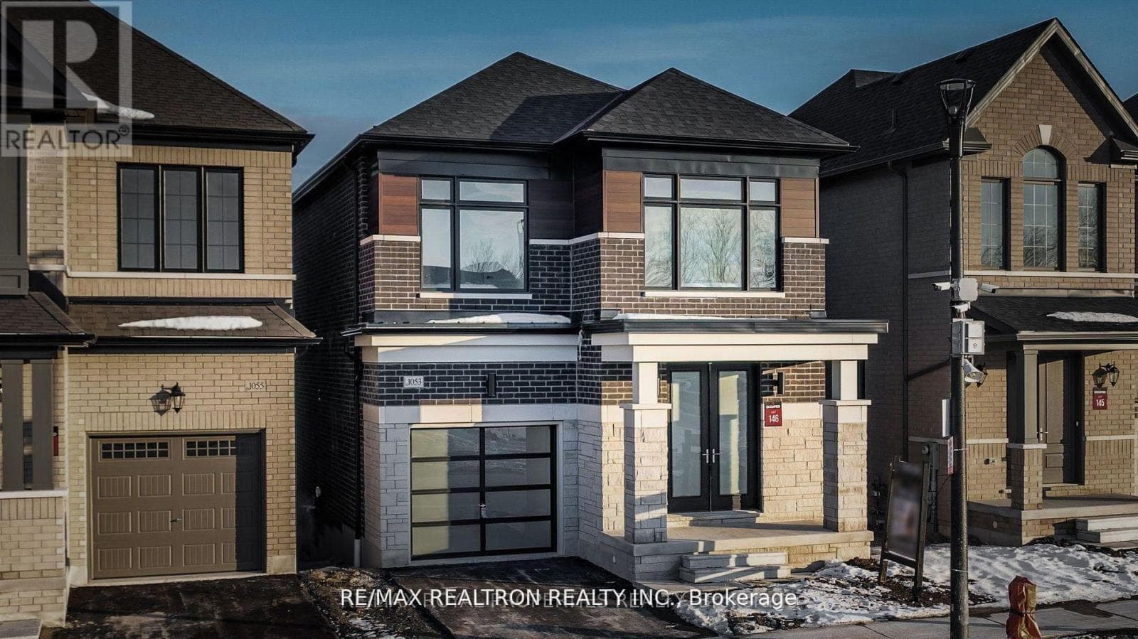 House – 1053 ZIRCON MANOR, Pickering – photo 1