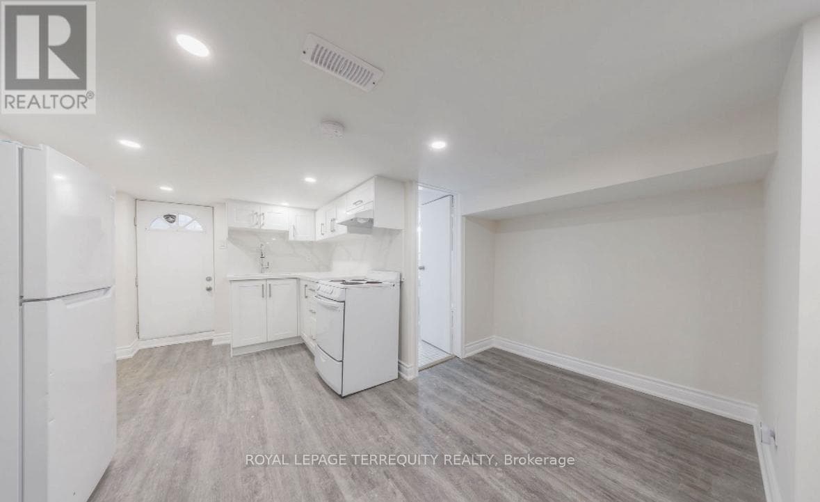 Triplex – BSMT - 185 LAUGHTON AVENUE, Toronto – photo 2