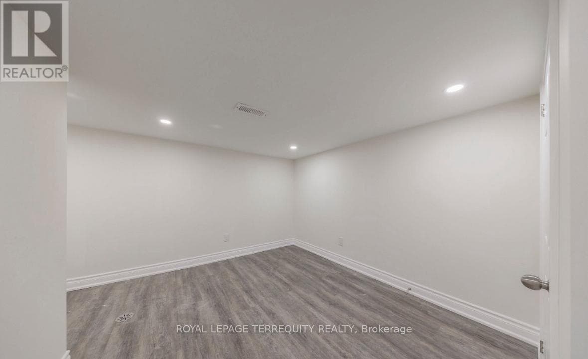 Triplex – BSMT - 185 LAUGHTON AVENUE, Toronto – photo 5