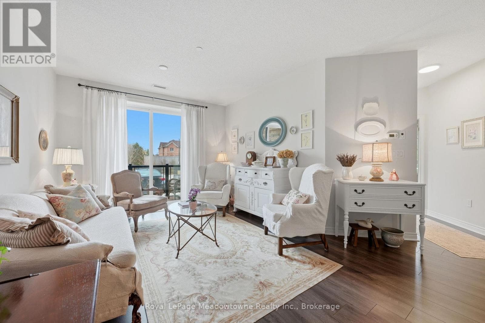 Apartment – 109 - 33 WHITMER STREET, Milton – photo 1