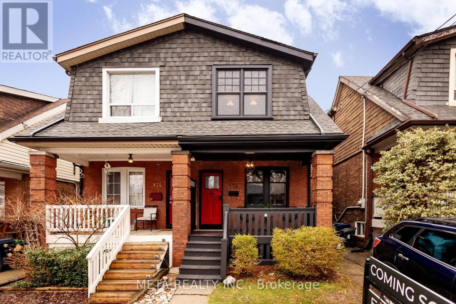 House – 176 GAINSBOROUGH ROAD, Toronto – photo 1