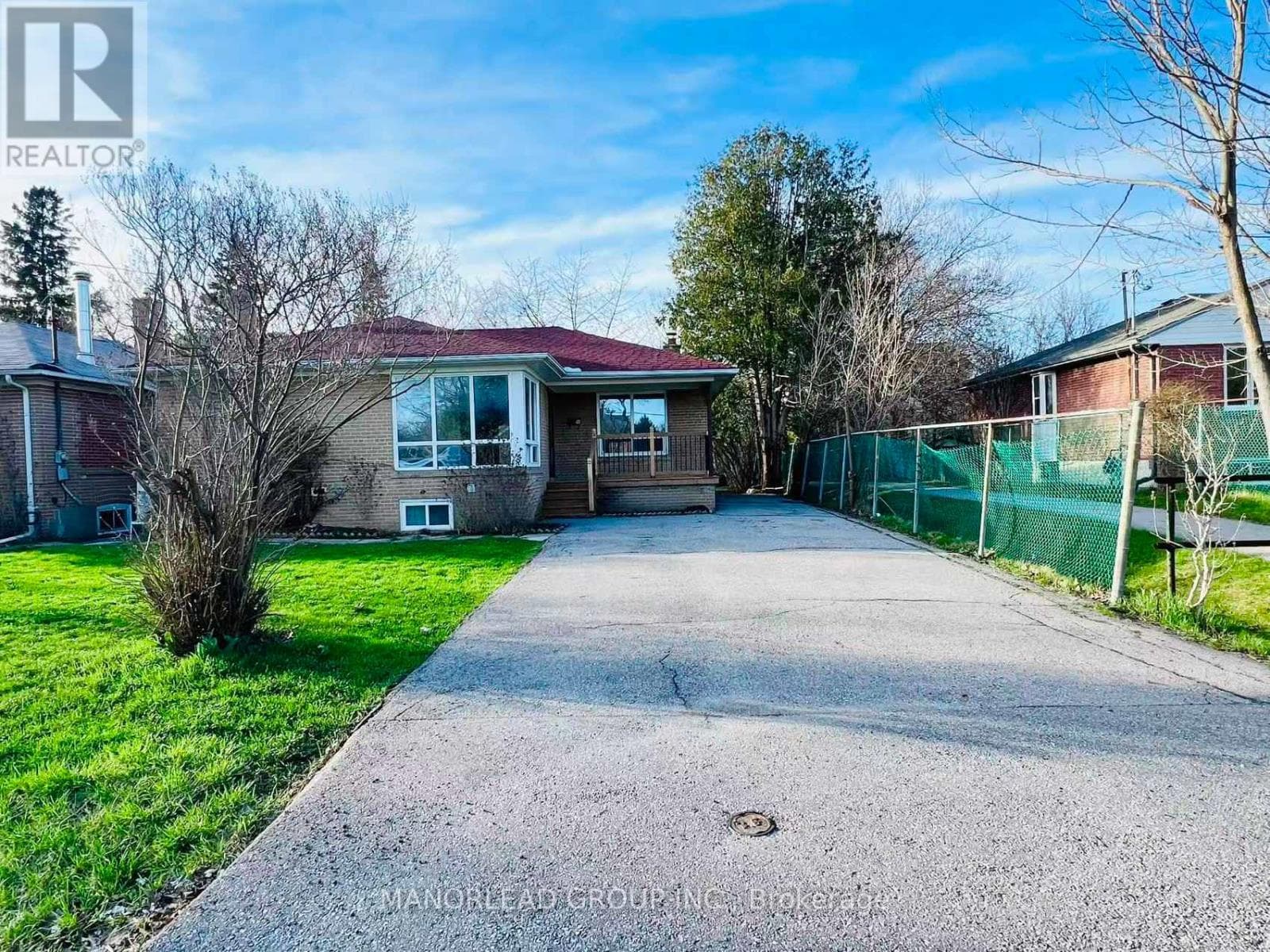 House – 90 ROCKPORT CRESCENT, Richmond Hill