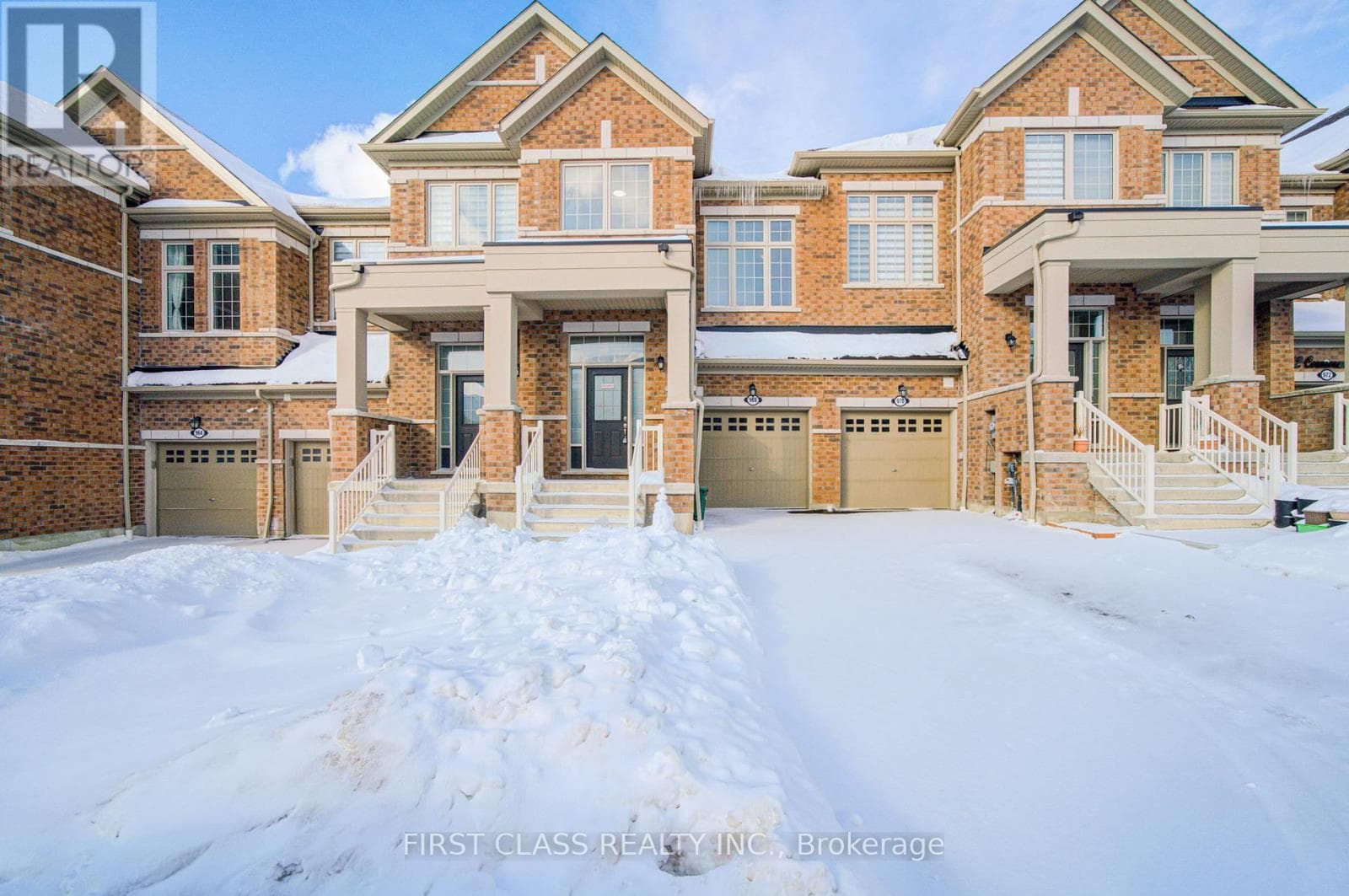 Row / Townhouse – 968 CORMORANT PATH N, Pickering – photo 1